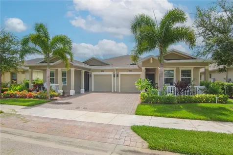 6165 Red Maple Manor Vero Beach FL 32966
