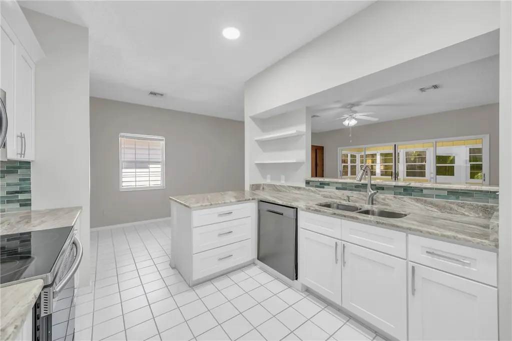 374 Hawthorne Lane Vero Beach FL 32962