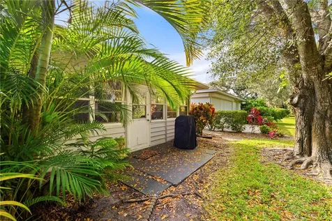 374 Hawthorne Lane Vero Beach FL 32962