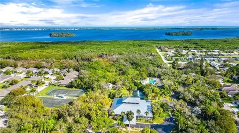 374 Hawthorne Lane Vero Beach FL 32962