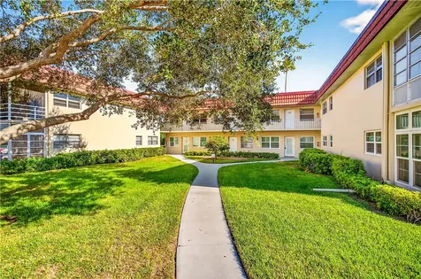 102 Royal Oak Drive Vero Beach FL 32962