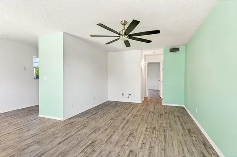 102 Royal Oak Drive Vero Beach FL 32962