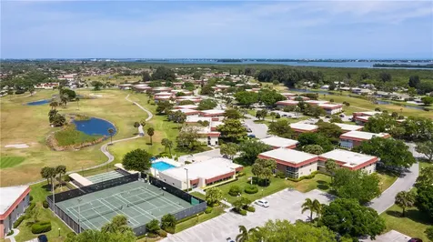 102 Royal Oak Drive Vero Beach FL 32962