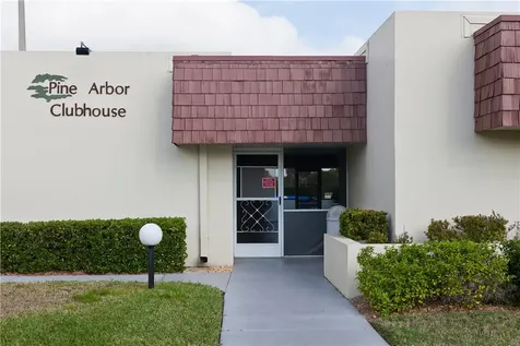 102 Royal Oak Drive Vero Beach FL 32962
