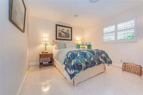 910 Seagrape Lane Vero Beach FL 32963