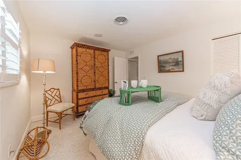 910 Seagrape Lane Vero Beach FL 32963