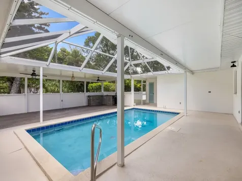 1305 35th Avenue Vero Beach FL 32960