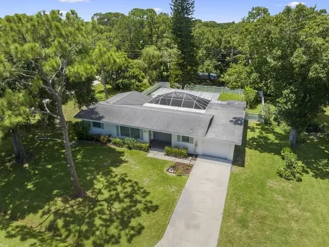 1305 35th Avenue Vero Beach FL 32960
