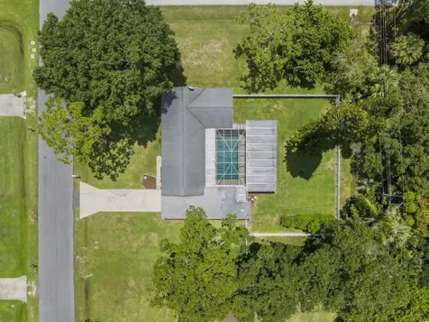 1305 35th Avenue Vero Beach FL 32960