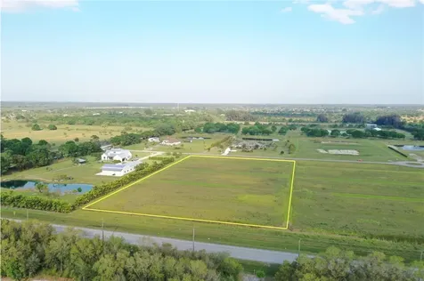555 65th Avenue SW Vero Beach FL 32968