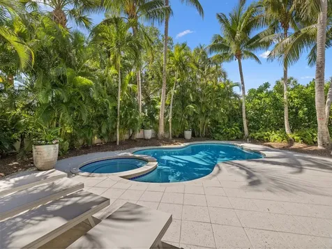 60 Caribe Way Vero Beach FL 32963