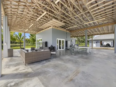 2125 Old Grove Road SW Vero Beach FL 32968