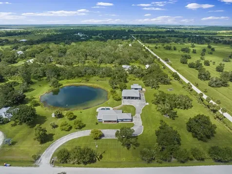 2125 Old Grove Road SW Vero Beach FL 32968