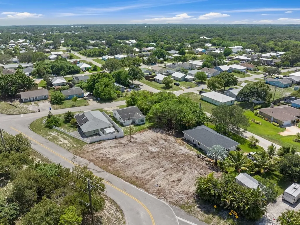 1325 2nd Road SW Vero Beach FL 32962