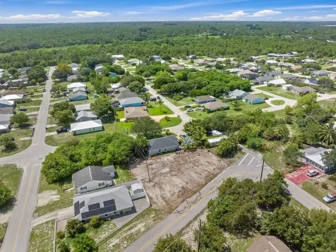 1325 2nd Road SW Vero Beach FL 32962
