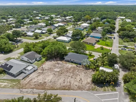 1325 2nd Road SW Vero Beach FL 32962