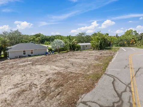 1325 2nd Road SW Vero Beach FL 32962