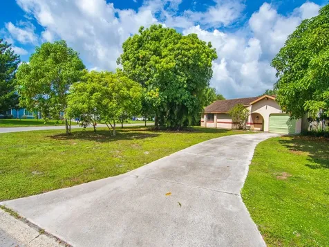 2395 8th Avenue SW Vero Beach FL 32962
