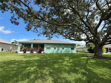 135 36th Court SW Vero Beach FL 32968