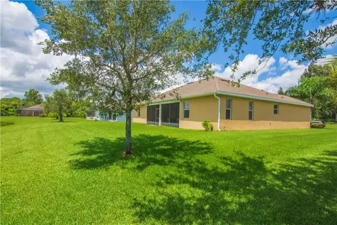 4415 9th Lane SW Vero Beach FL 32968