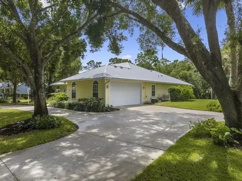 645 32nd Court SW Vero Beach FL 32968