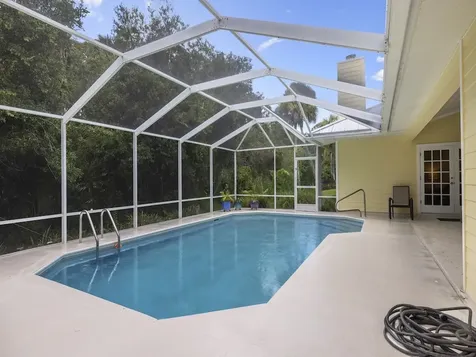 645 32nd Court SW Vero Beach FL 32968