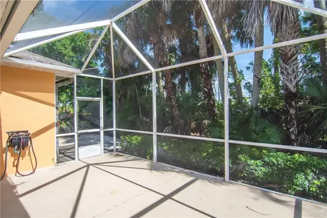 5005 E 1st Square SW Vero Beach FL 32968