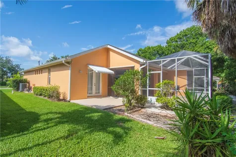 5005 E 1st Square SW Vero Beach FL 32968
