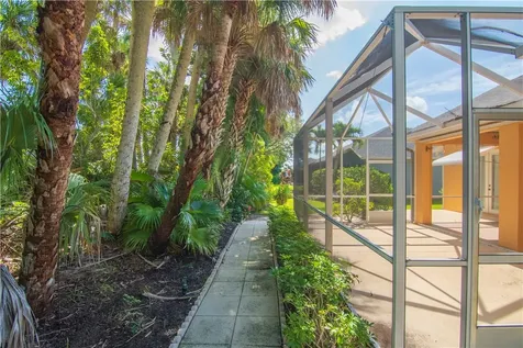 5005 E 1st Square SW Vero Beach FL 32968