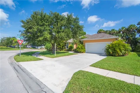 5005 E 1st Square SW Vero Beach FL 32968