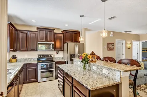 1288 Lexington Manor SW Vero Beach FL 32962