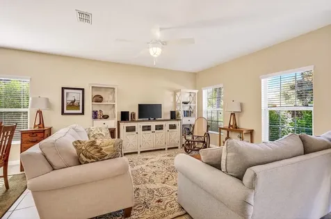 1288 Lexington Manor SW Vero Beach FL 32962