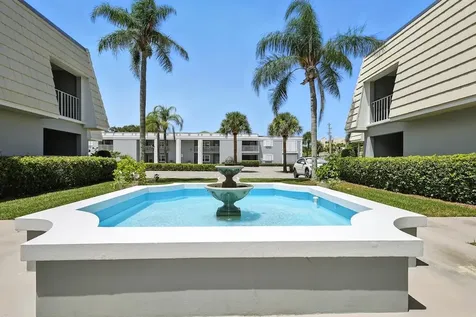 2737 Ocean Drive Vero Beach FL 32963