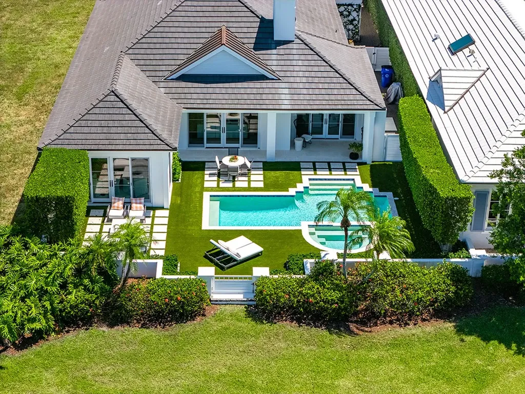 61 Caribe Way Vero Beach FL 32963