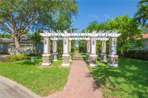 709 E Ocracoke Square SW Vero Beach FL 32968