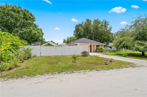 2246 86th Court Vero Beach FL 32966