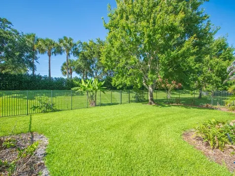 1929 Grey Falcon Circle SW Vero Beach FL 32962