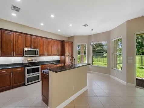 1929 Grey Falcon Circle SW Vero Beach FL 32962