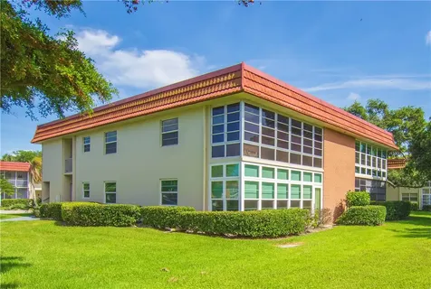 16 Vista Palm Lane Vero Beach FL 32962
