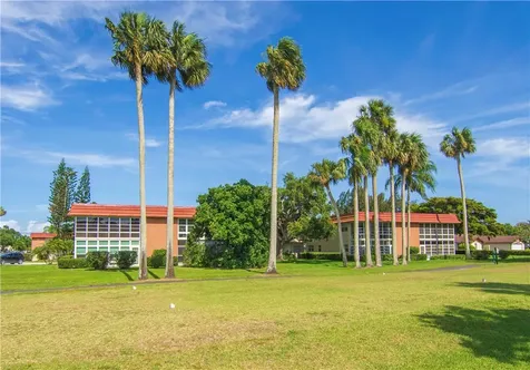 16 Vista Palm Lane Vero Beach FL 32962