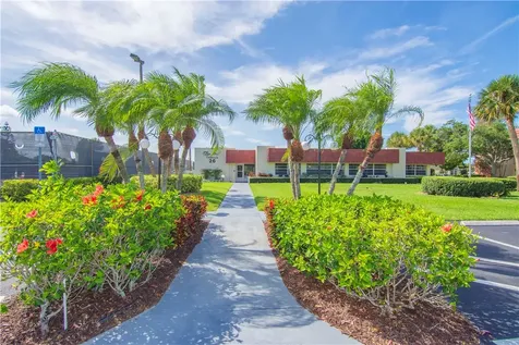 16 Vista Palm Lane Vero Beach FL 32962