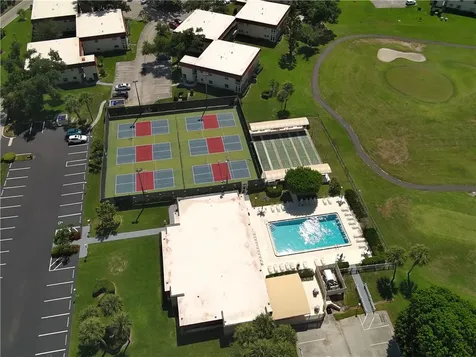 16 Vista Palm Lane Vero Beach FL 32962