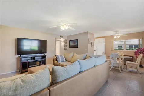 16 Vista Palm Lane Vero Beach FL 32962
