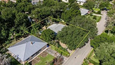 877 22nd Place Vero Beach FL 32960