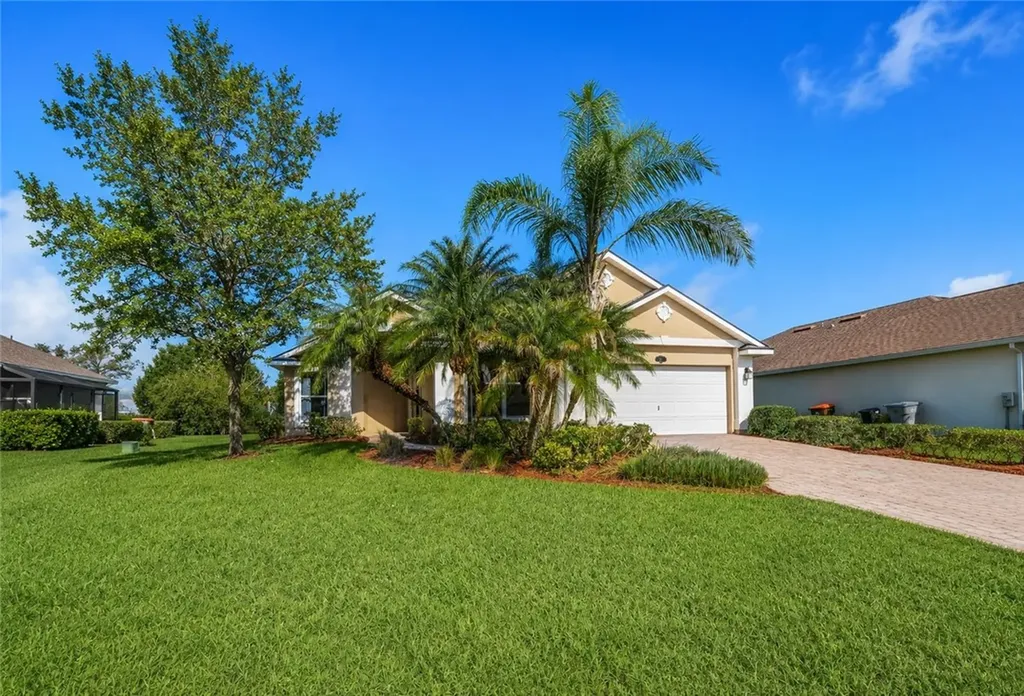 635 Valencia Circle SW Vero Beach FL 32968