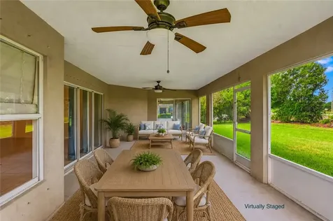 635 Valencia Circle SW Vero Beach FL 32968