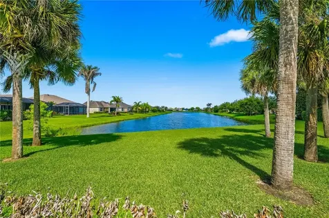 635 Valencia Circle SW Vero Beach FL 32968