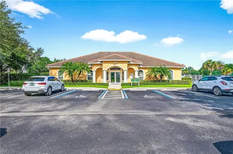 635 Valencia Circle SW Vero Beach FL 32968