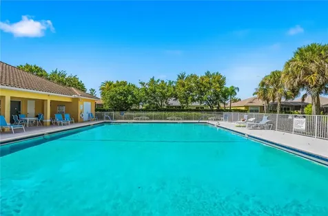 635 Valencia Circle SW Vero Beach FL 32968