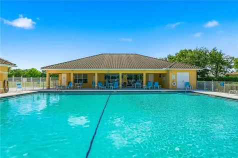 635 Valencia Circle SW Vero Beach FL 32968